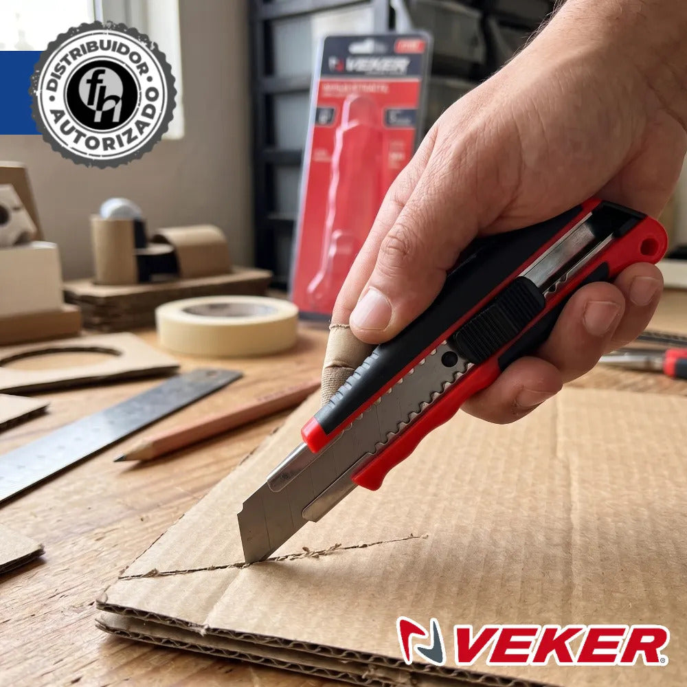 Cutter Reforzado Profesional Alma Metálica Y Repuestos 12201